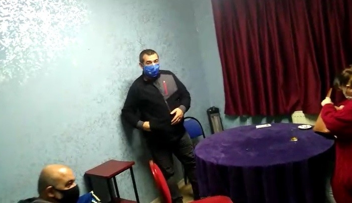 Kumar baskınından sürünerek kaçış