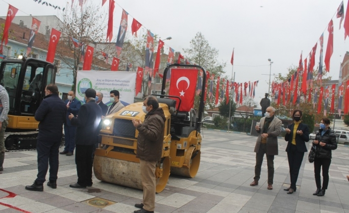 Manyas’ta 2 iş makinası törenle hizmete girdi