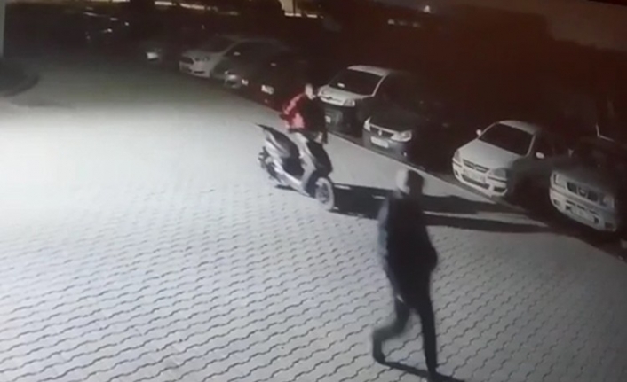 Kısıtlamada motosiklet çalan hırsızlar kamerada