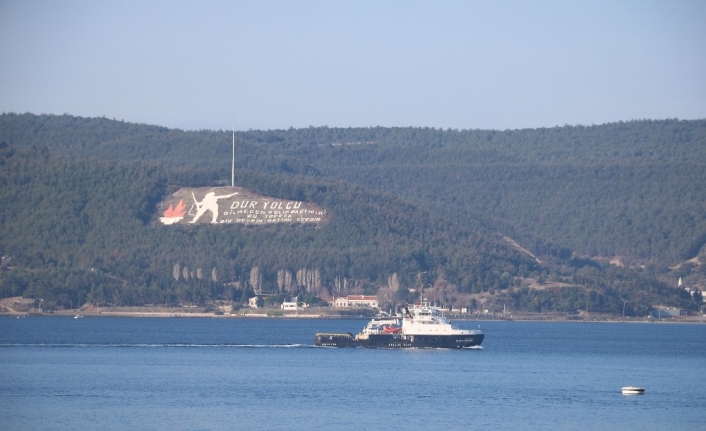 Rus askeri römorkörü Çanakkale Boğazı’ndan geçti