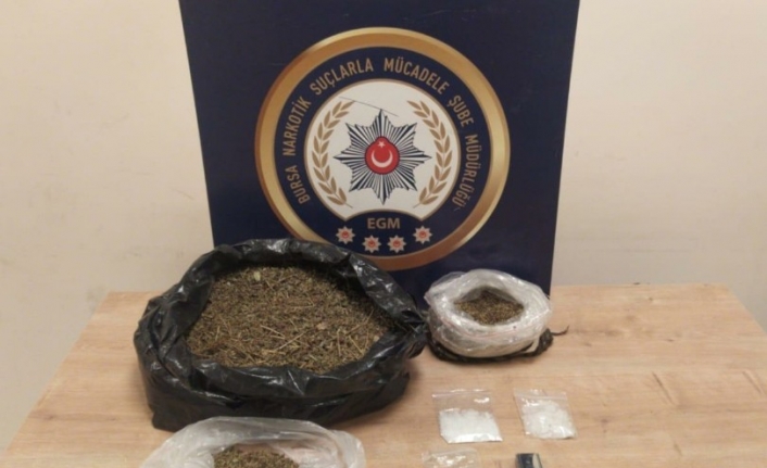 Yatağın yorganın içine uyuşturucu gizlemişler