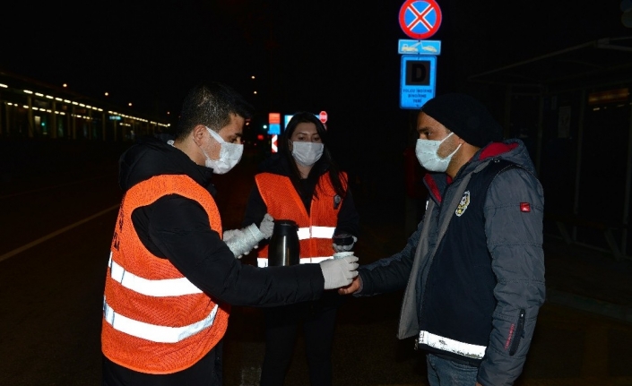 Yıldırım Belediyesi hem içleri, hem yürekleri ısıtıyor