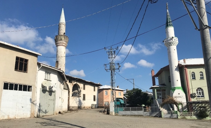 200 yıllık köy camisi restorasyon için ödenek bekliyor