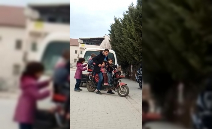 5 çocuk bir yetişkinin bindiği elektrikli bisikleti görenler şaştı kaldı