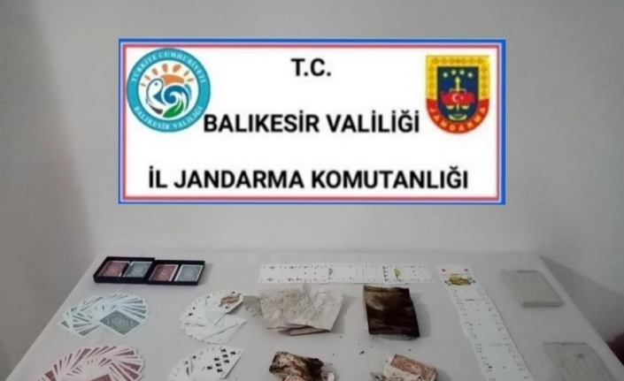 Ayvalık ve Havran’da jandarmadan 28 kişiye kumar operasyonu