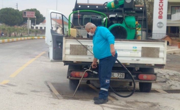 Ayvalık’ta sivrisinek larvalarıyla mücadele tüm hızıyla sürüyor