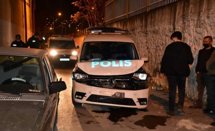 Azılı hırsız, polis aracına çarpınca yakayı ele verdi