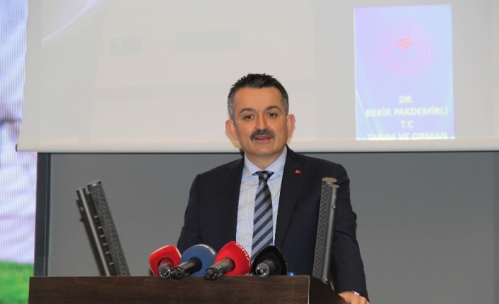 Bakan Pakdemirli, İzmir’de tarım sektörünün temsilcileriyle bir araya geldi