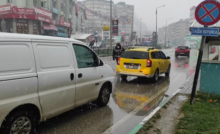 Bursa şehir merkezinde yoğun kar