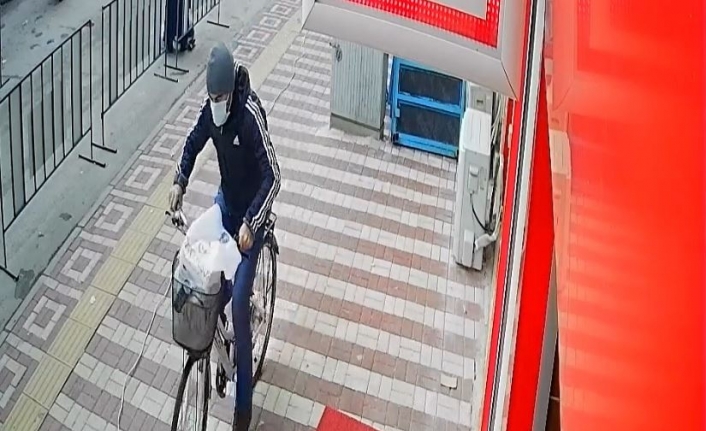 Bursa’da bisiklet hırsızlığı güvenlik kamerasına yansıdı