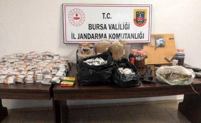 Bursa’da kaçak sigara operasyonu: 2 gözaltı