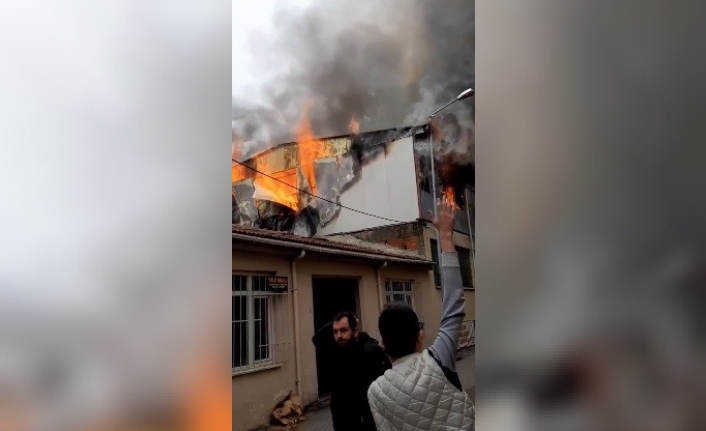 Bursa’da kağıt deposunda çıkan yangın korkuttu