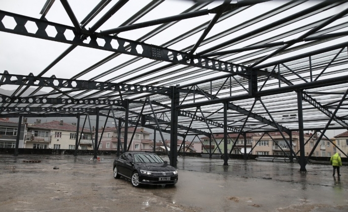 Bursa’da katlı otoparkın çatısı spor salonu oluyor