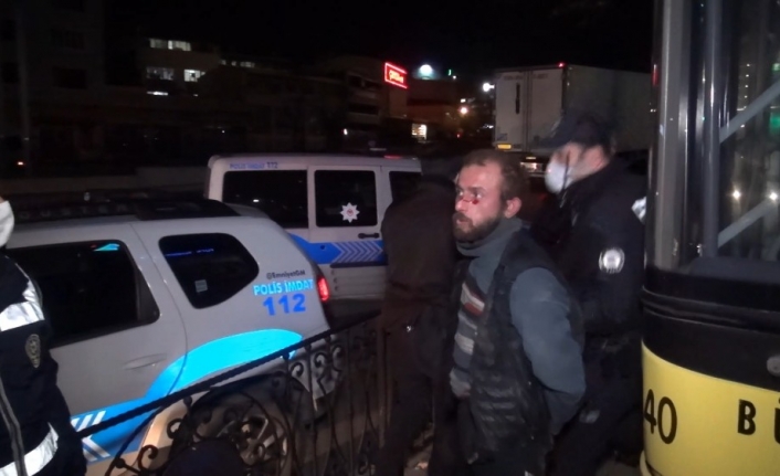 Bursa’da kontrol noktasındaki polise bıçakla saldırdı