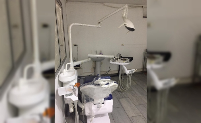 Bursa’da ruhsatsız diş kliniğine operasyon, sahte dişçi ve 3 kişi gözaltına alındı