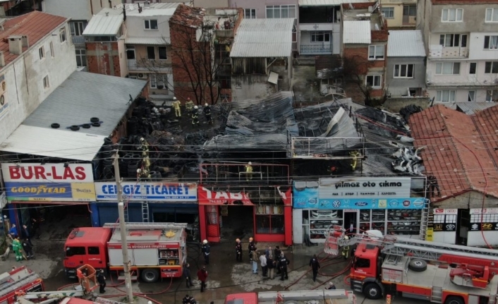 Bursa’da yangın dehşeti...Alevler gökyüzüne yükseldi