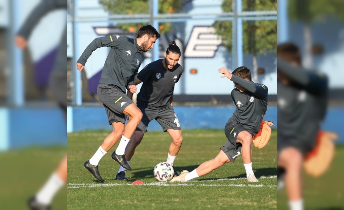 Bursaspor, Adana Demirspor maçı hazırlıklarını Adana’da tamamladı