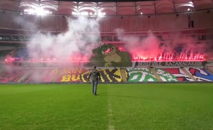 Bursaspor taraftarından muhteşem koreografi