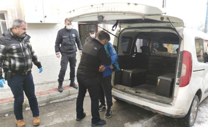 Çaldıkları otomobille hırsızlık yaptılar