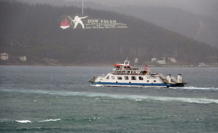 Çanakkale’de, Gelibolu-Lapseki feribot seferlerine fırtına engeli