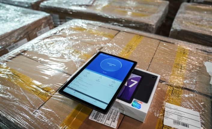 Erdek’te 10 öğrenciye tablet bilgisayar