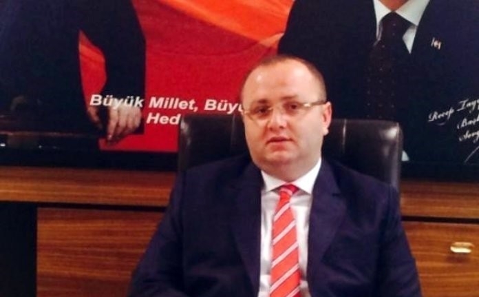 Ev hapsindeki sanığı "devlet adına" öldürdüğünü sanmış