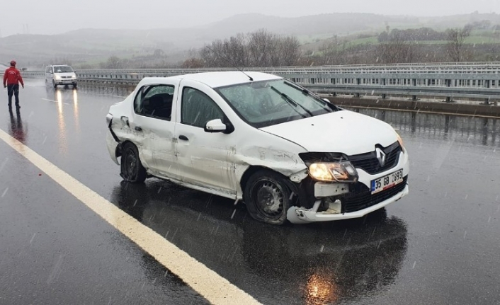 İzmir İstanbul otobanında trafik kazası: 5 yaralı