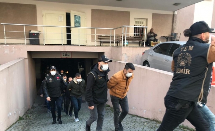 İzmir merkezli FETÖ operasyonda 25 tutuklama