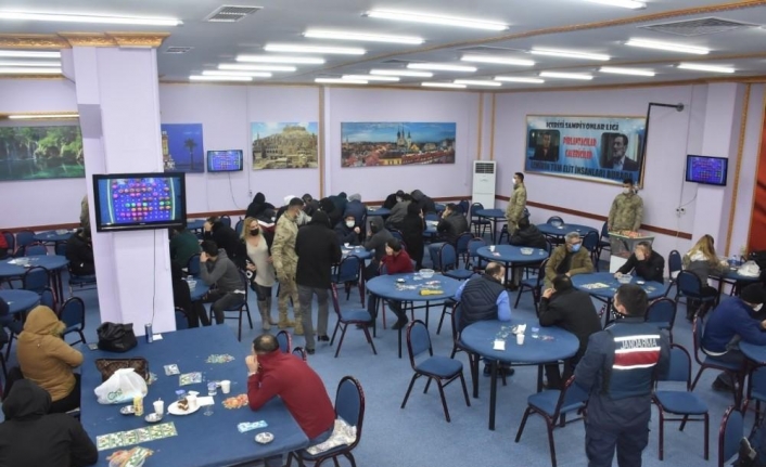 İzmir’de jandarmadan dev kumar operasyonu