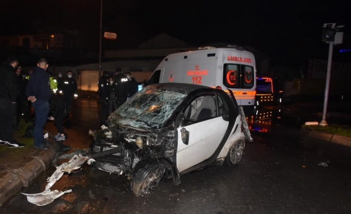 İzmir’de kontrolden çıkan araç takla attı: 2 yaralı