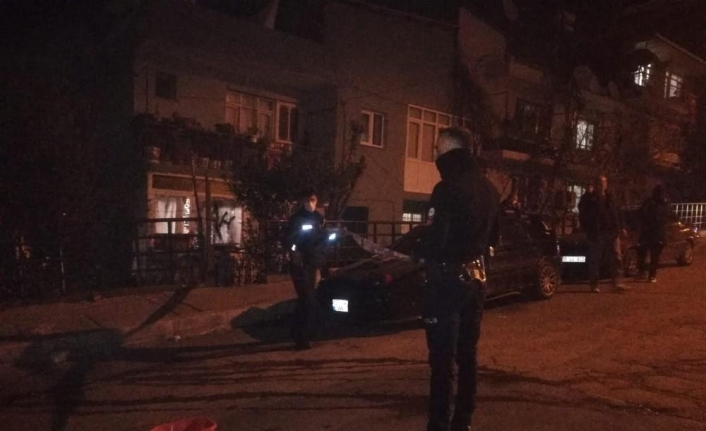 İzmir’de silahlı kavga: 1’i kadın 4 yaralı