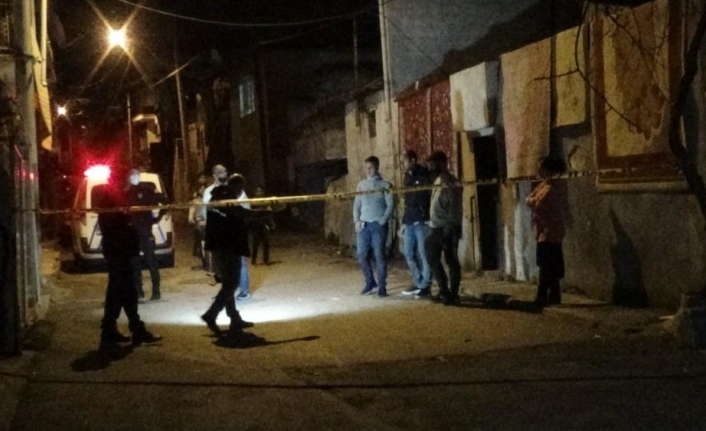 İzmir’de silahlı saldırganlar 2 çocuğu yaraladı