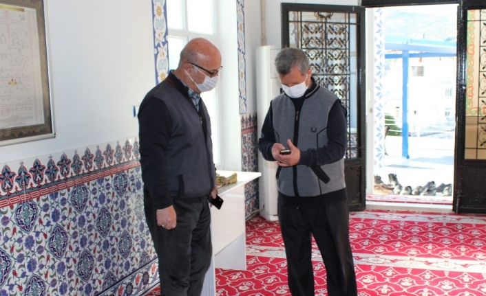 İzmir’deki camide HES kodlu ibadet