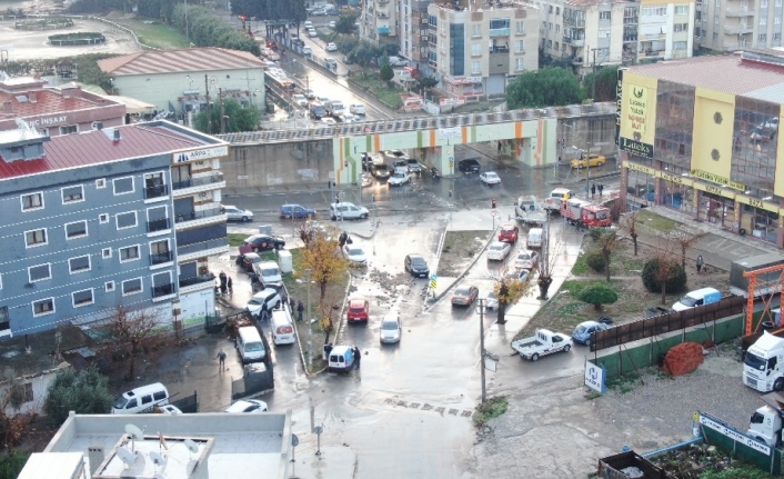 İzmir’deki selin boyutu gün ağarınca ortaya çıktı