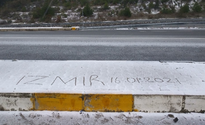 İzmir’e yılın ilk karı düştü