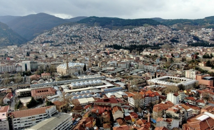 Kar, lodos ve yağmur Bursa’nın havasını temizledi