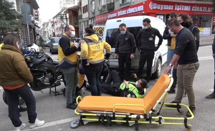 Kısıtlamada hatalı dönüş yaptı, motosikletli polise çarparak yaraladı