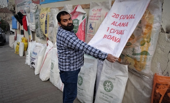 (Özel) Çuvalla para kazanıyor...