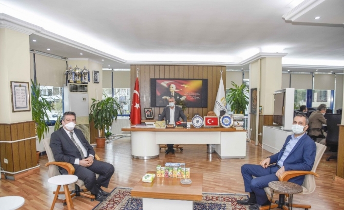 Özkan’dan sağlıkçılara teşekkür