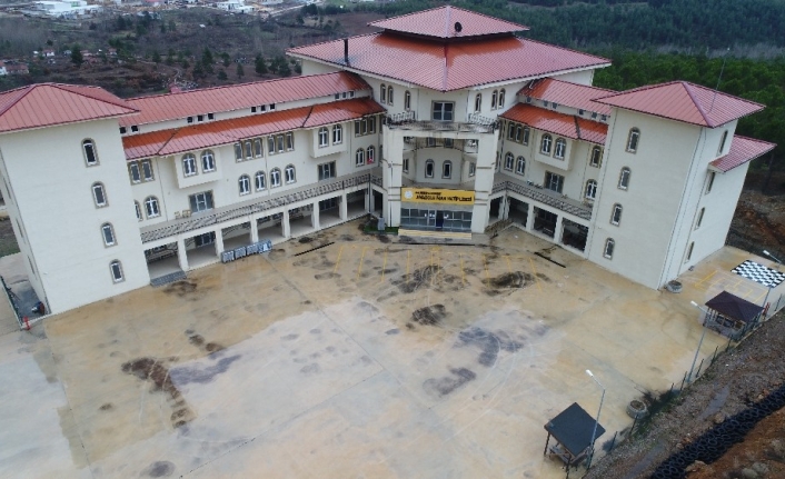 Sarı Hoca’nın ismi İmam Hatip Lisesi ile yaşayacak