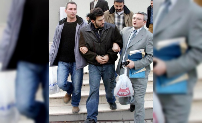 Sevgilisini 46 yerinden bıçaklayan ünlü müzisyen cezaevinde hayatını kaybetti