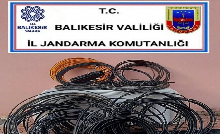 Sındırgı’da 2 kablo hırsızı şüphelisi yakalandı