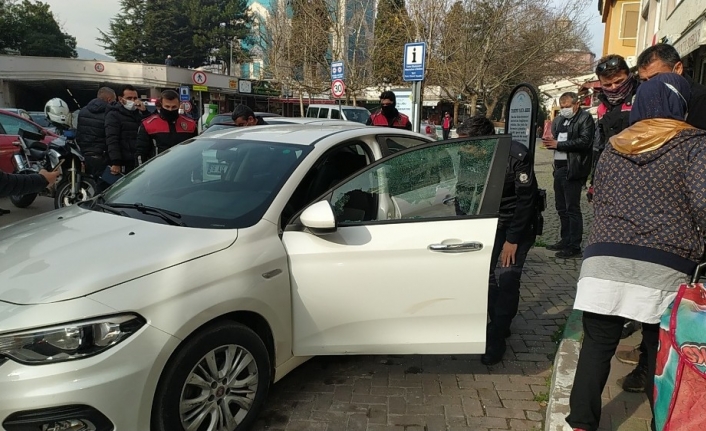 Yeşil Türbe önünde dehşet anları kamerada...Böyle kurşun yağdırdı