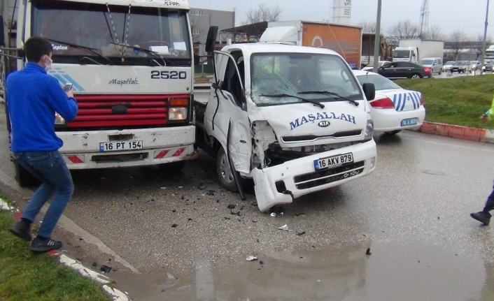 Aynı kavşakta yine kaza: 1 yaralı
