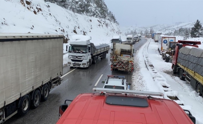 Balıkesir-Bursa karayolu çift taraflı trafiğe açıldı