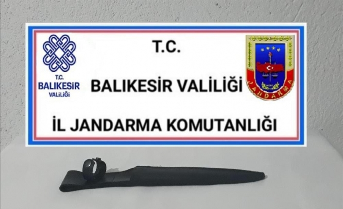 Balıkesir’de jandarma 13 aranan şahsı yakaladı