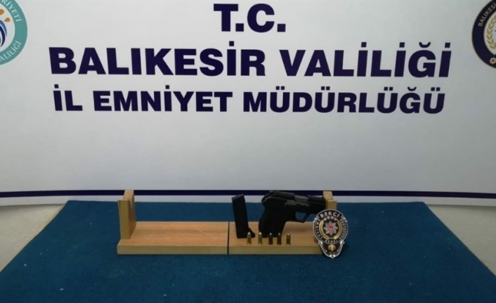 Balıkesir’de polis 13 aranan şahsı yakaladı