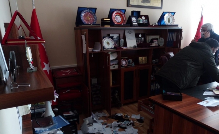 Bursa’da 3 okulu soyan hırsızlar kamerada...