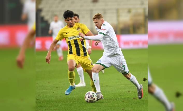 Bursaspor’a 2021 yaramadı - Yeşil beyazlı takım 7 maçta 14 puan kaybetti