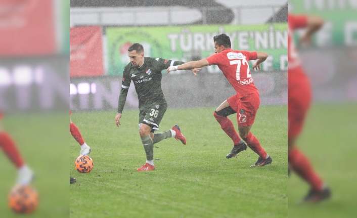 Bursaspor’da Burak Altıparmak ve Burak Kapacak, Balıkesirspor maçında oynayabilecek